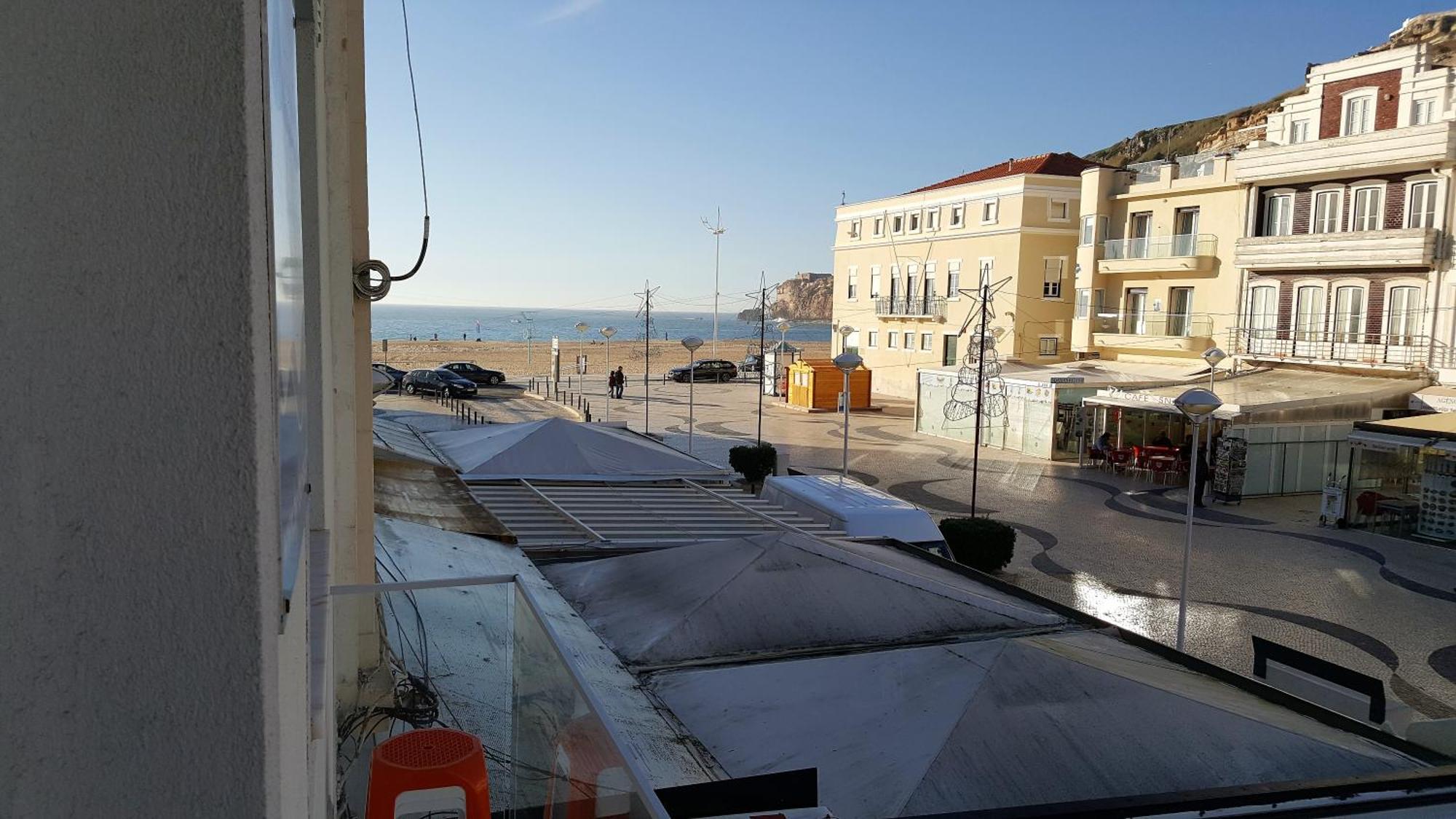 By The Sea - Nazare Bed & Breakfast Екстериор снимка