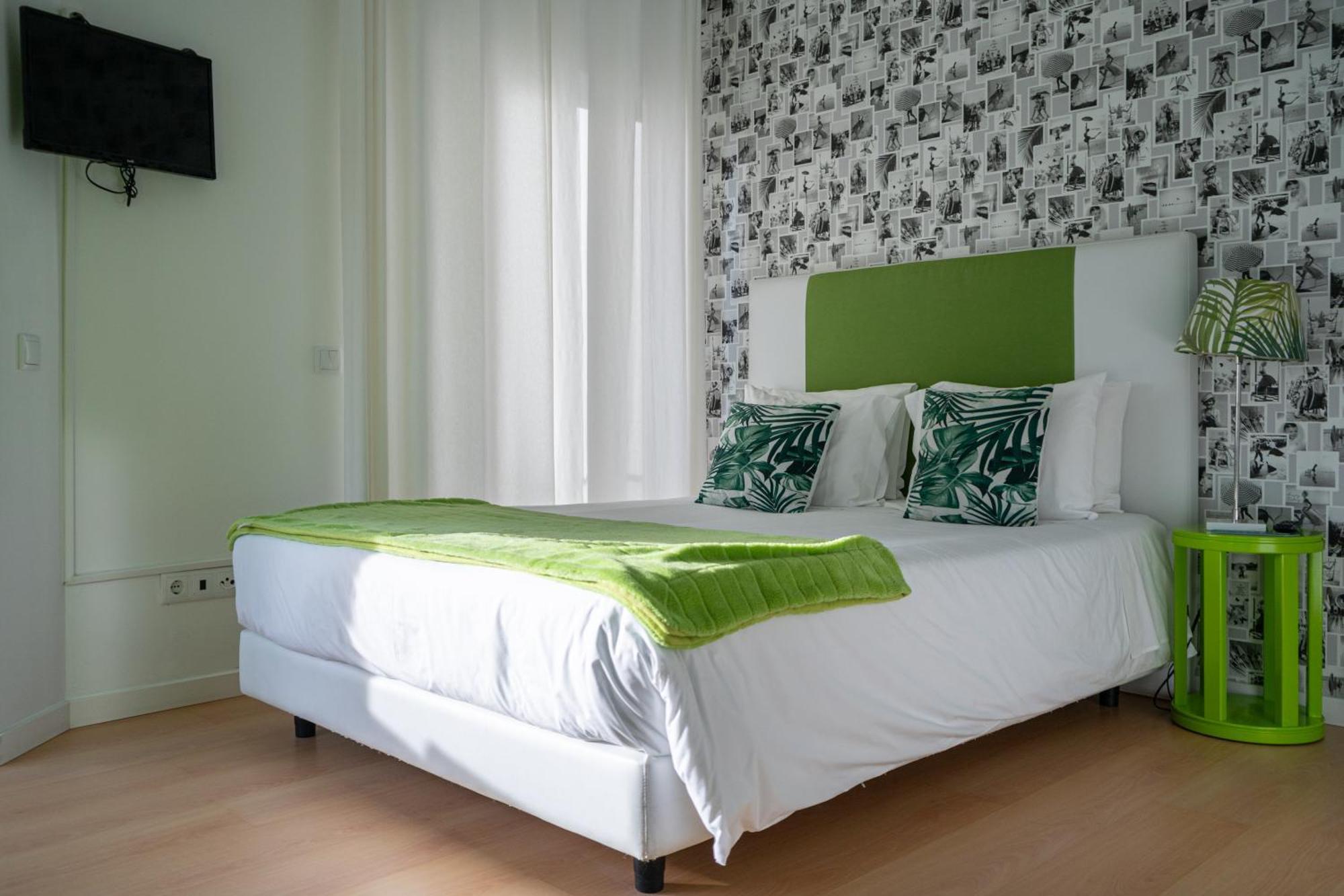 By The Sea - Nazare Bed & Breakfast Екстериор снимка