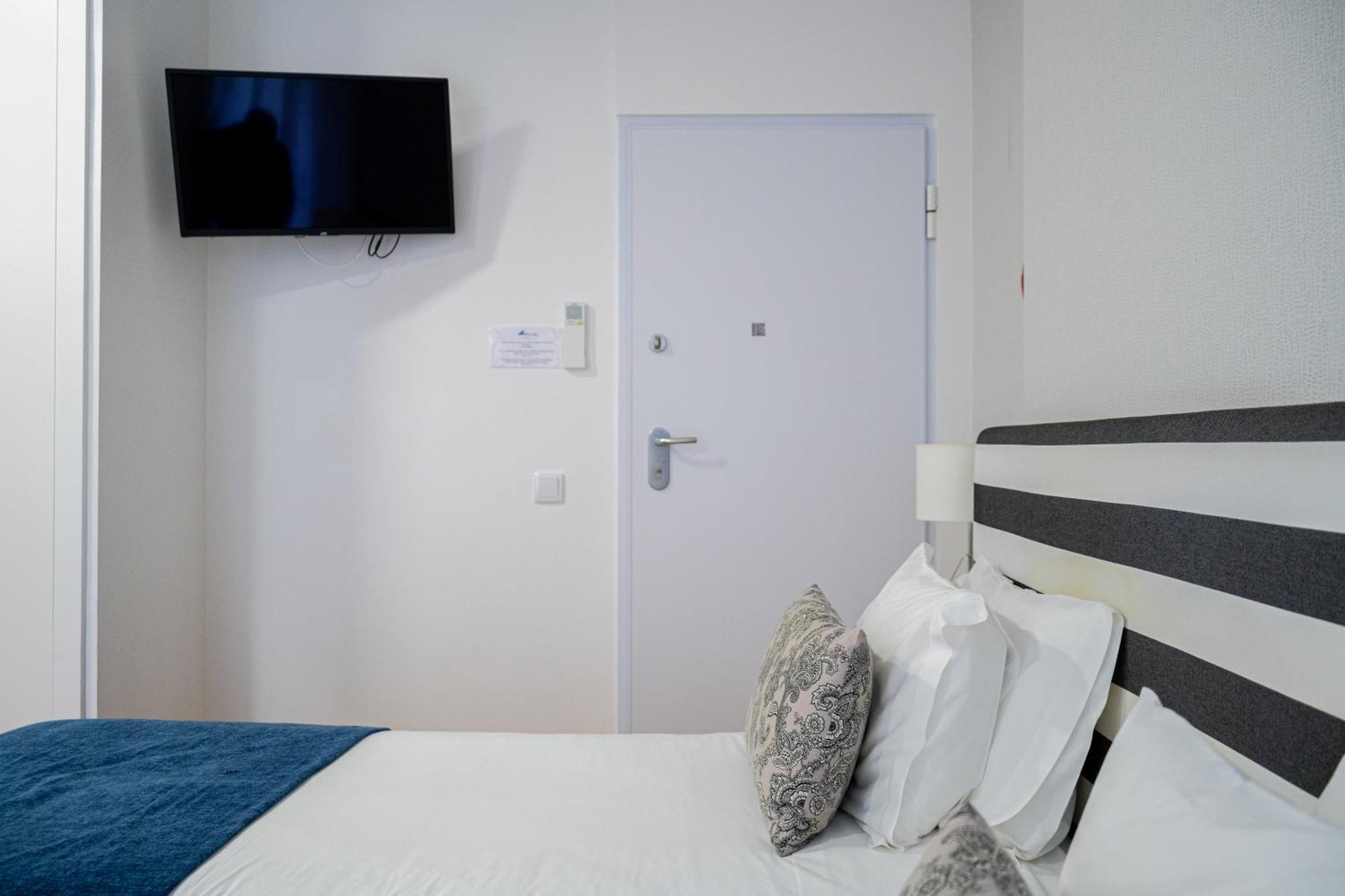 By The Sea - Nazare Bed & Breakfast Екстериор снимка