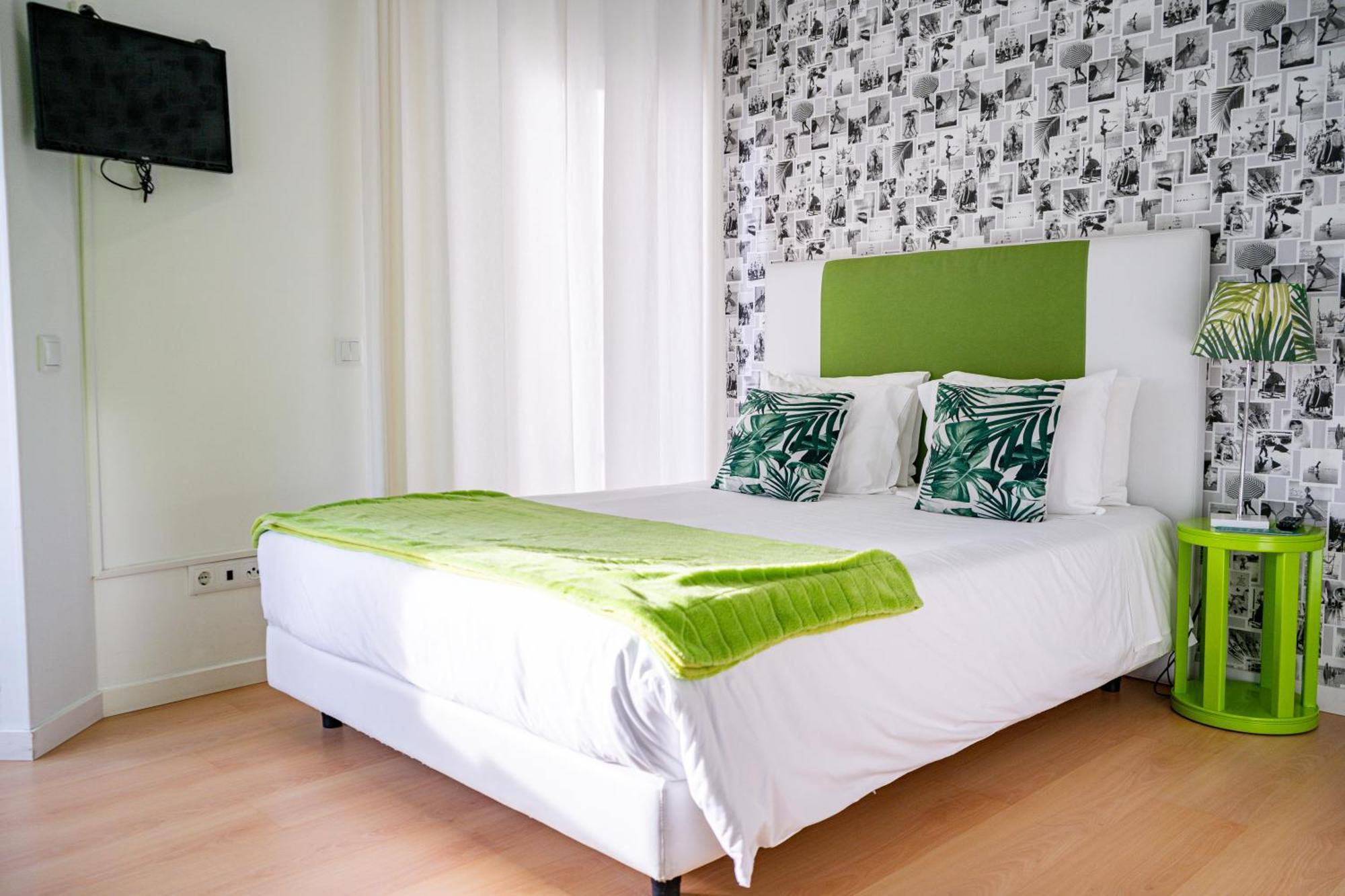 By The Sea - Nazare Bed & Breakfast Екстериор снимка