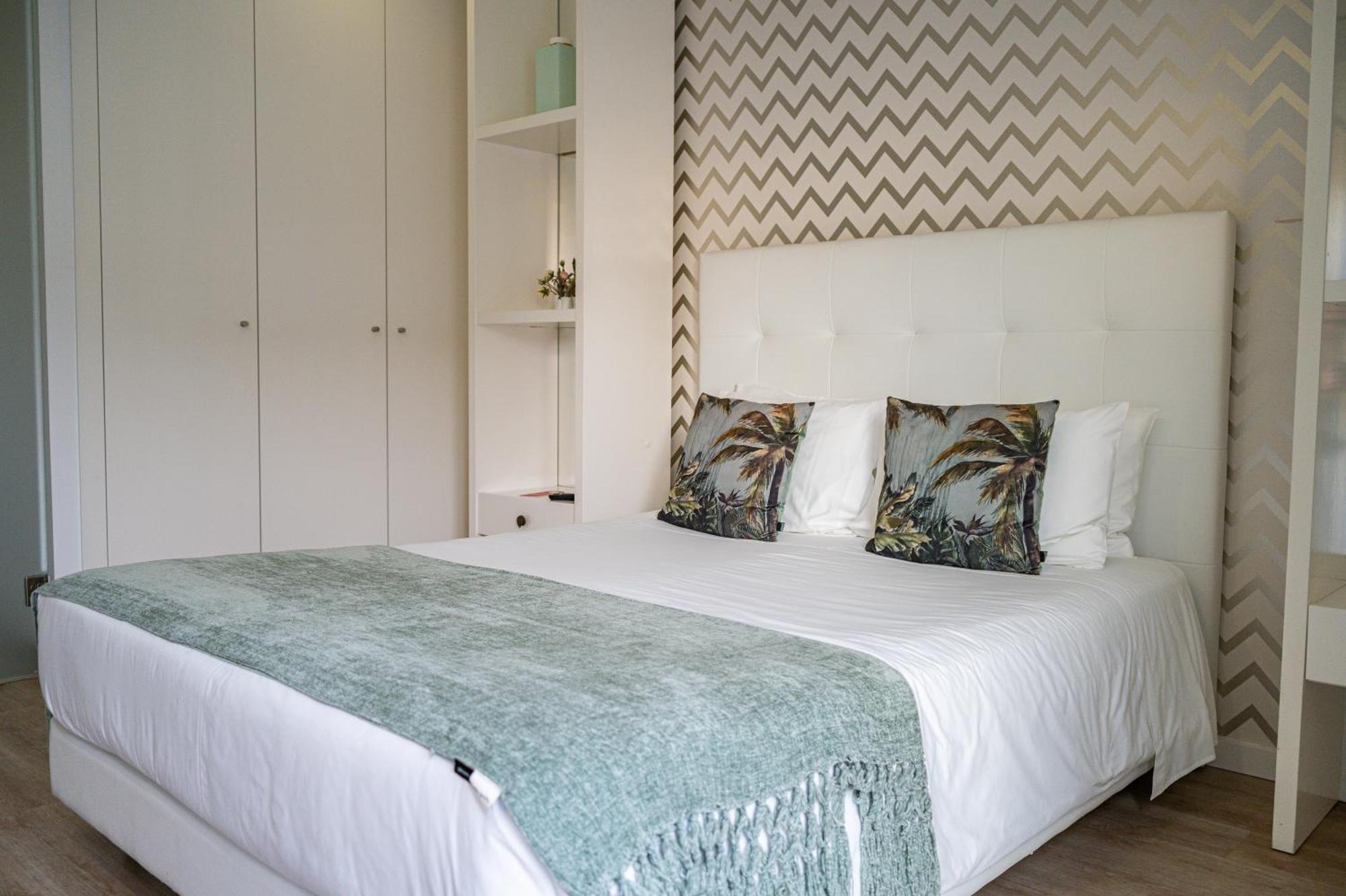 By The Sea - Nazare Bed & Breakfast Екстериор снимка