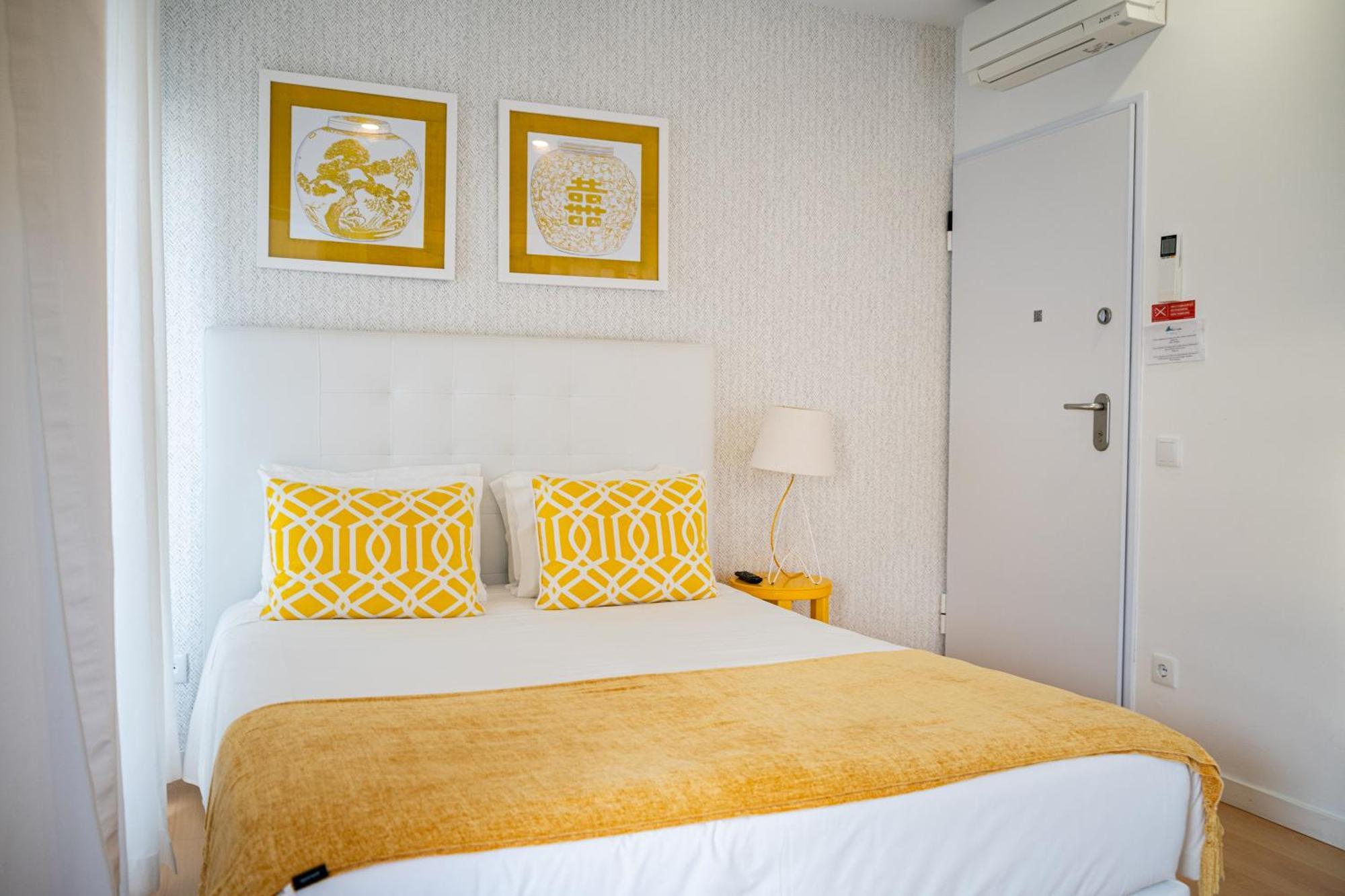 By The Sea - Nazare Bed & Breakfast Екстериор снимка