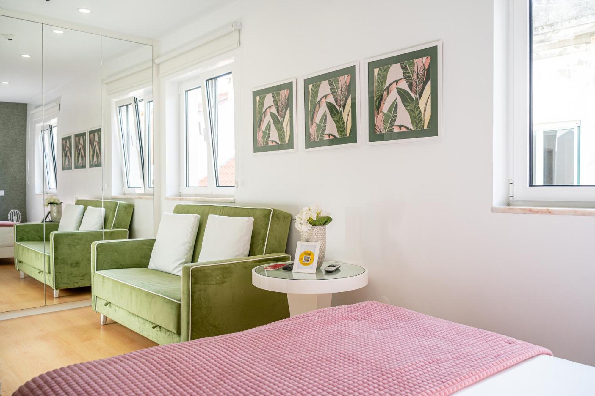 By The Sea - Nazare Bed & Breakfast Екстериор снимка