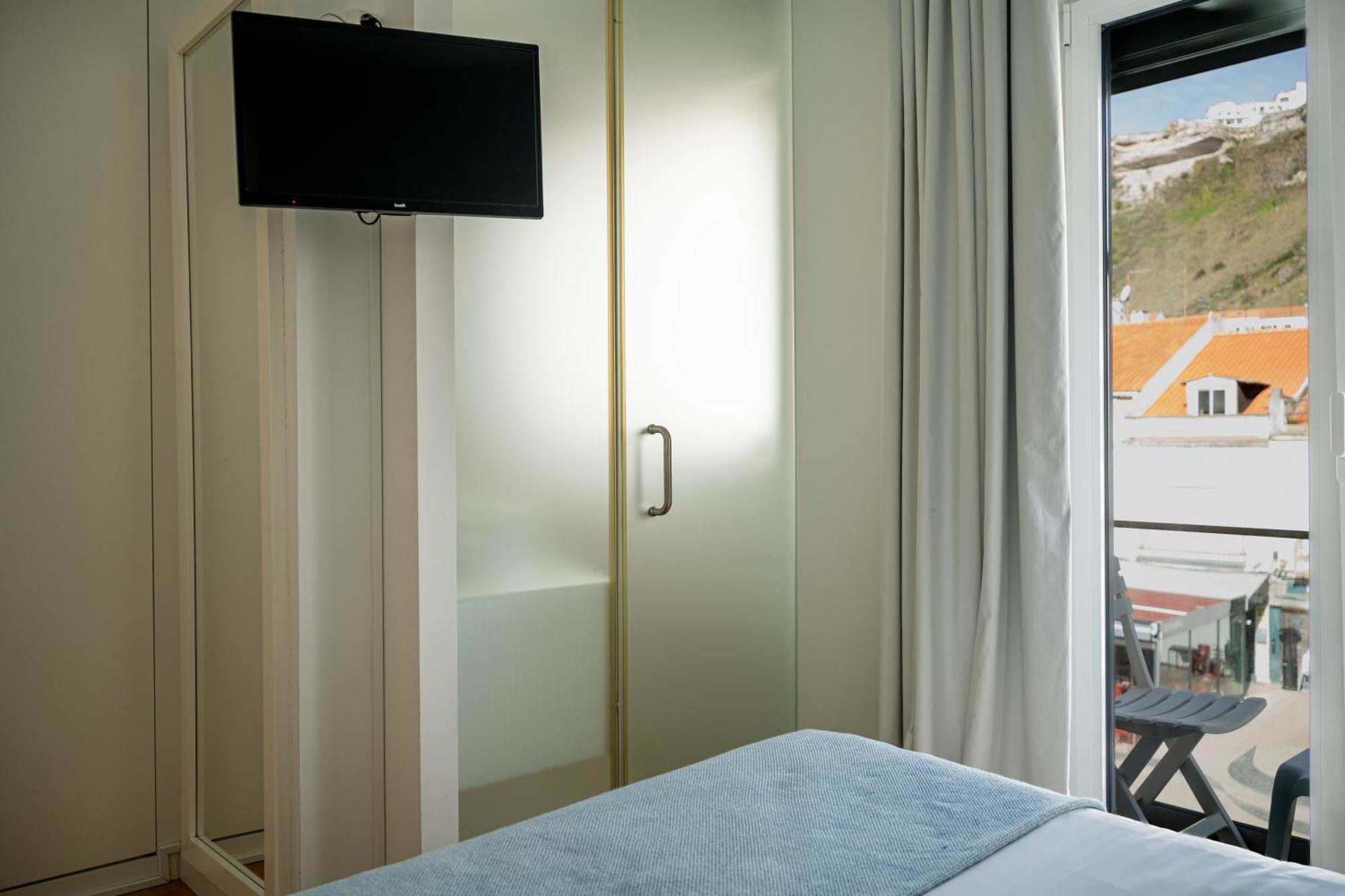 By The Sea - Nazare Bed & Breakfast Екстериор снимка