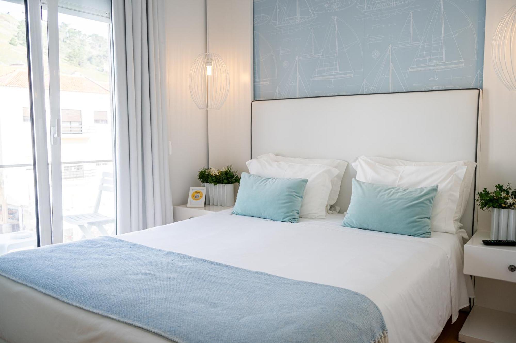 By The Sea - Nazare Bed & Breakfast Екстериор снимка