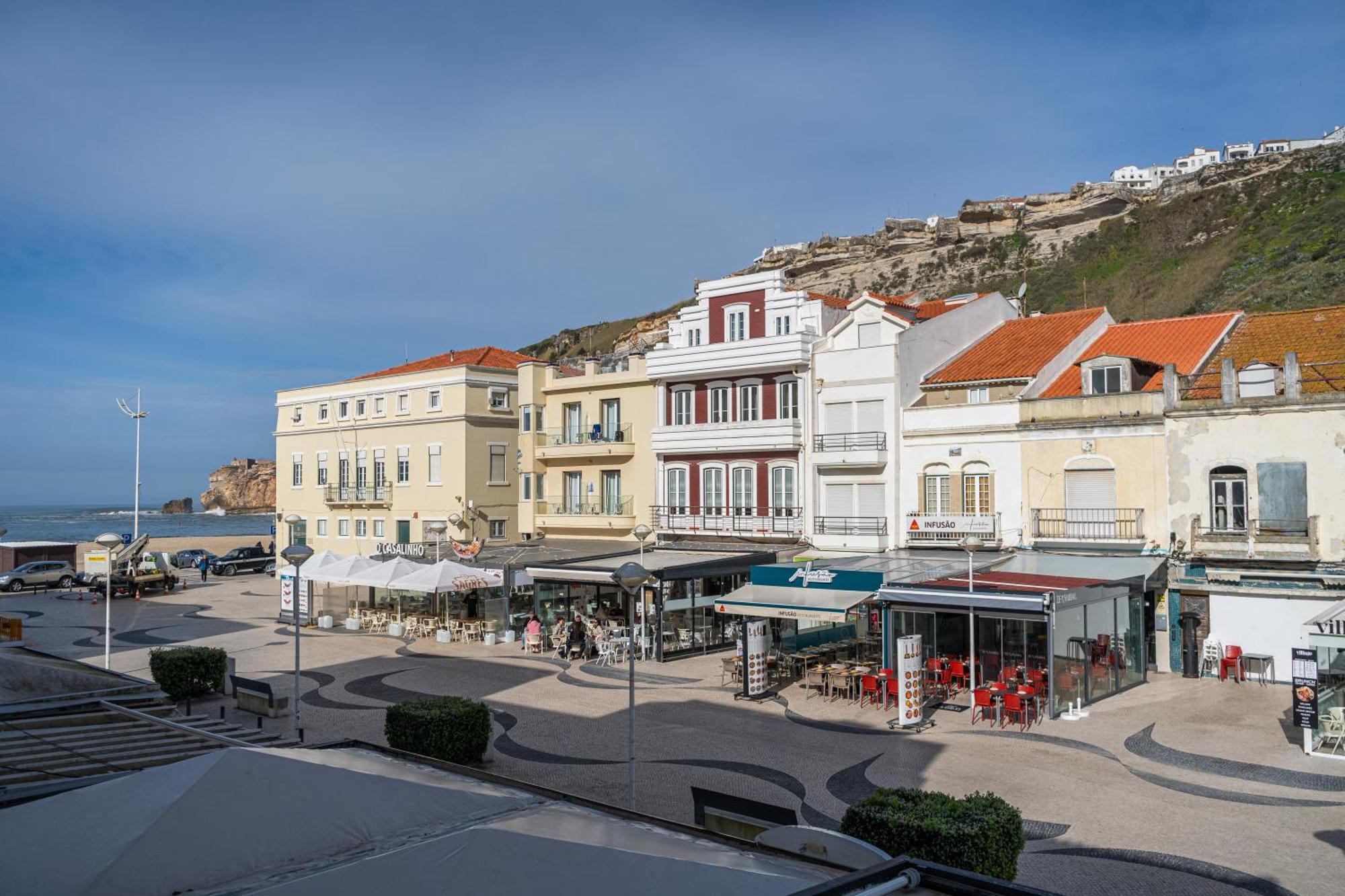 By The Sea - Nazare Bed & Breakfast Екстериор снимка